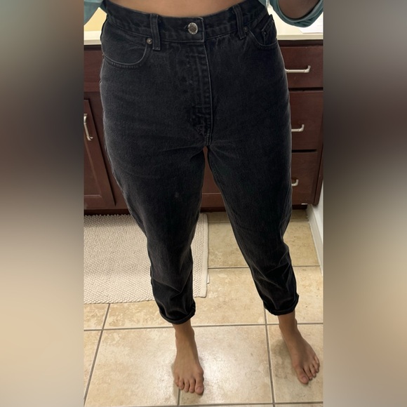 Black High-Waisted Relaxed Fit Jeans - Picture 2 of 3